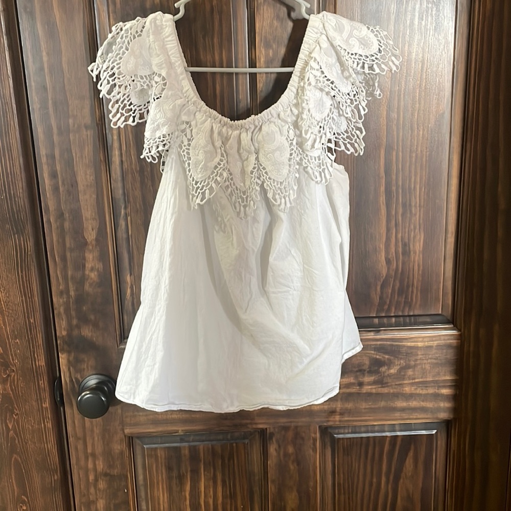 Women’s lace tank top